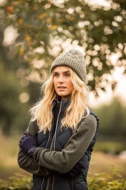 Horze Raya Cable Knit Hat With Fleece Lining -Equestrian Clothing Shop 30848 bkgr 03