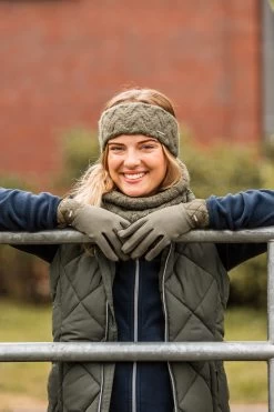 Horze Raya Thermo Riding Gloves 14 Horze Raya Thermo Riding Gloves -Equestrian Clothing Shop 31730 bkgr 06