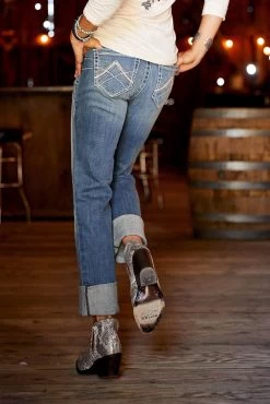 Ariat REAL Stretch Icon Straight Jean For Women -Equestrian Clothing Shop 335371 DNB 7