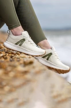 LeMieux Trax Waterproof Trainer -Equestrian Clothing Shop XG9YB 710 07